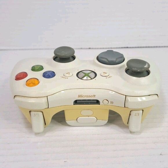 Microsoft Xbox 360 Wired Controller White OEM Genuine Tested Works Discolored - Picture 4 of 8